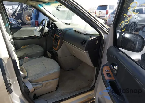 2005 Saturn Relay Fwd from USA, damaged, VIN 5GZDV03L35D270279